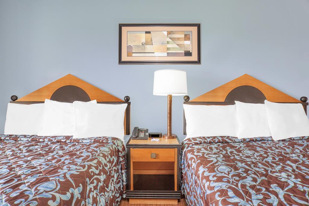 Belmont Inn Sudbury Eksteriør billede
